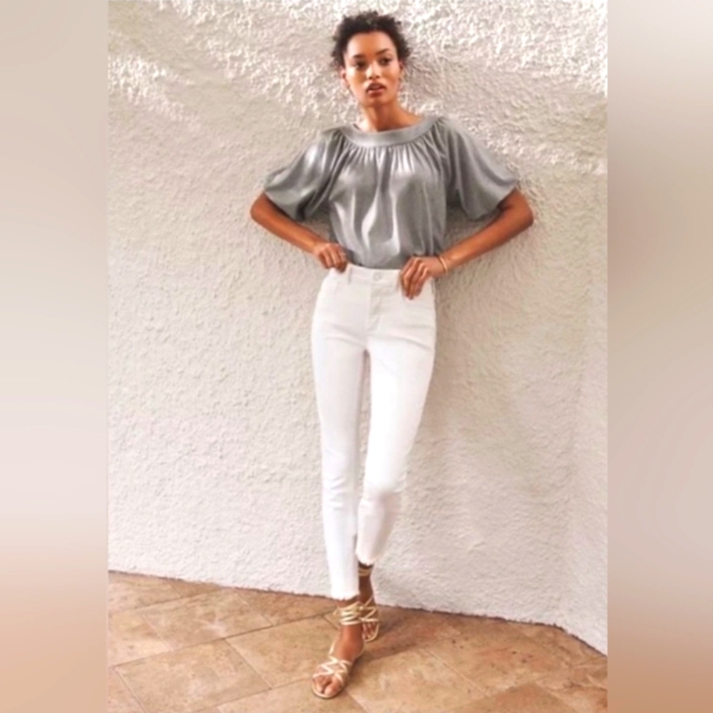 Ann Taylor 6 The Skinny Crop Curvy White Jeans with Raw Hem 😍 Denim